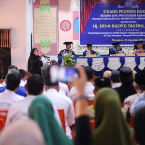 Wali Kota Taufan Pawe Dampingi Istri Sidang Promosi Gelar Doktor