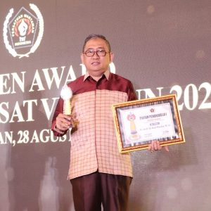 Ketua KONI Sulbar Raih Penghargaan Siwo PWI 2023