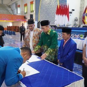 Rektor Unismuh Makassar Lantik Pengurus BEM dan UKM