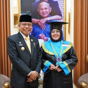 Erna Rasyid Taufan Wisuda Gelar Doktor Tepat di Hari Lahir Wali Kota Parepare ke-58