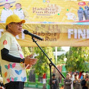 Wali Kota Parepare Lepas Peserta Lomba Habibie Fun Run Tahun 2023