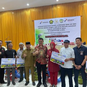 ARW Bagikan 1091 Pompa Air ke Kelompok Tani di Kabupaten Gowa
