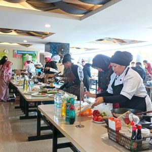 Penuh Kreativitas, 30 Chef Hotel dan Koki Rumah Makan Berlaga di Bandeng Day