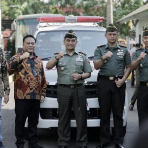 BRI Kantor Cabang Watampone Serahkan Bantuan CSR, Mobil Ambulance untuk Kodim Bone