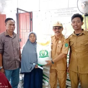 Kades Kadatong Salurkan Ratusan Bantuan Ketahanan Pangan ke Warganya