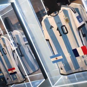 Messi Lelang Kaos Piala Dunia Miliknya, Terjual Rp121 Miliar
