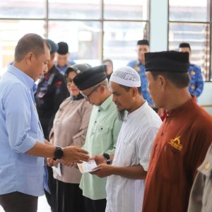 Pj Wali Kota Parepare Gelar Rakor Dirangkaikan Penyerahan Insentif RT/ RW Hingga Imam Masjid