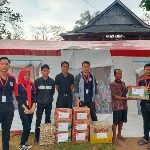 Alfamidi Salurkan Bantuan Kepada Korban Angin Puting Beliung di Patimpeng Bone