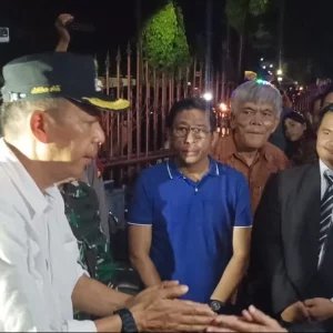 Pastikan Malam Misa Natal Berjalan Khidmat dan Aman, PJ Walikota Parepare Pantau di Dua Gereja