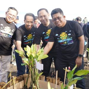 PT. Semen Tonasa Tanam 7000 Mangrove di Bali