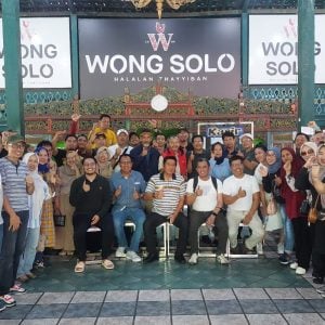 Wong Solo Jamu Makan Siang Rombongan Peserta Raker Fajar Group 2023