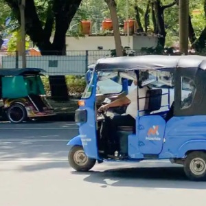 Hadir di Makassar, Bajaj Resmi Kantongi Izin Operasi di Jalan Raya