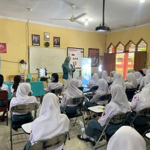 Wardah Berbagi Ilmu Kecantikan di SMKN 6 Makassar