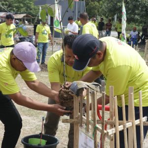 HUT 55 Tahun, Bumi Karsa Tanam 5.500 Bibit Jabon Merah dan Jati Putih