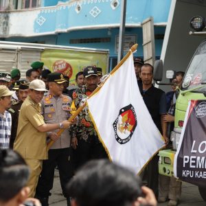 Bupati Wajo Berangkatkan Logistik Pemilu 2024 Menuju Tiap Kecamatan