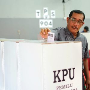 Kakanwil Bersama Para Kadiv Ikut Nyoblos di TPS 904 Lapas Makassar
