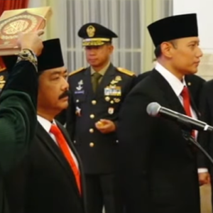 Jokowi Lantik Hadi Tjahjanto sebagai Menko Polhukam dan AHY sebagai Menteri ATR/BPN