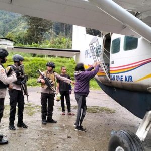 Pesawat Asia One Air Ditembak KKB