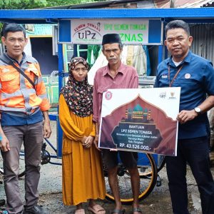 UPZ PT Semen Tonasa Salurkan Bantuan Pangan dan Sandang di Kabupaten Pangkep