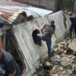Hujan Deras dan Angin Kencang Sebabkan Robohnya Tembok Sekolah SMPN 3 Parepare, Timpa Rumah Warga