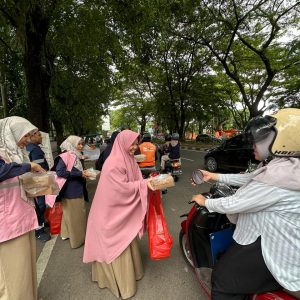 Srikandi PLN Semarakkan Bulan Ramadan dengan Berbagi Berkah
