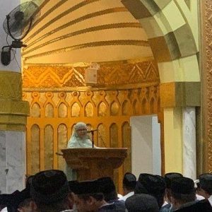 Sekda Wakili Pj Bupati Wajo Bacakan Sambutan Ramadan di Masjid Agung Ummul Quraa, Ajak Masyarakat Tingkatkan Keimanan dan Ketaqwaan