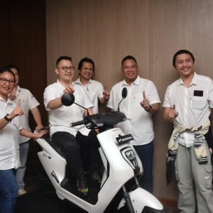 Motor Listrik Honda EM1 e: dan EM1 e: Plus Resmi Mengaspal di Makassar 