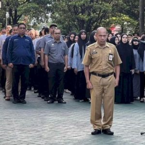 Pimpin Apel Pagi, Kabag Humas Protokol DPRD Makassar Tekankan Kedisiplinan dalam Tugas