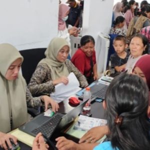 Ratusan Masyarakat Desa Sali-Sali Serbu Layanan BPJS Keliling