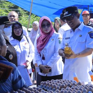 Pastikan Ketersediaan Bahan Pokok di Bulan Ramadhan, Pj. Bupati Takalar Lakukan Sidak Pasar