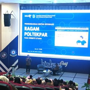 Poltekpar Makassar Hadirkan 3 Pembicara dari Biro Komunikasi, Bahas Media Sosial