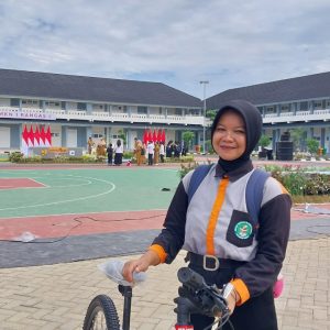 Aisarifa, Siswi SMKN 1 Rangas dapat Sepeda dari Presiden RI Jokowi