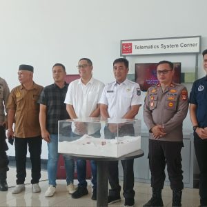 Dua Costumer Setia Hino Menangkan Undian sepeda motor Suzuki Nex II