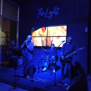 Penampilan Spesial Blue C Band Hadir di The Light Mercure Makassar Nexa Pettarani