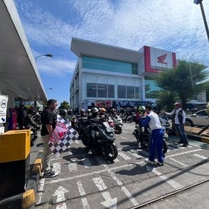 Rolling City Touring Honda PCX Club Indonesia di Makassar Berlangsung Meriah