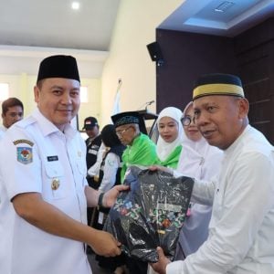 Pj Bupati Wajo Lepas Keberangkatan Calon Jamaah Haji Kabupaten Wajo 1445 Hijriah