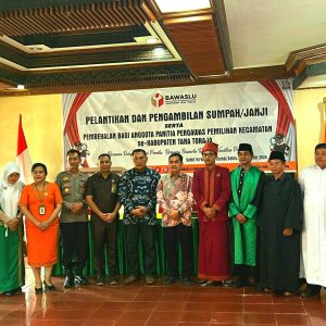 Bawaslu Tana Toraja Lantik 57 Panwascam  