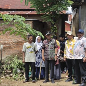 Pj. Bupati Takalar Mengunjungi Pengepul dan Petani Cabe di Wilayah Mangadu Kecamatan Mangarabombang