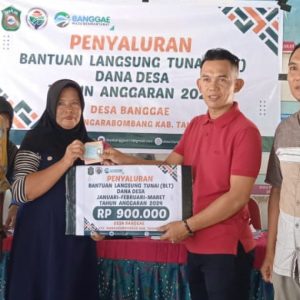 Menjelang Lebaran, Pemdes Banggae Salurkan BLT DD Bulan Januari-Maret T.A. 2024