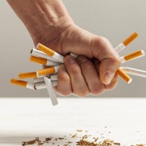 Pakar Kesehatan Minta Pemerintah Berperan Aktif untuk Kurangi Perokok