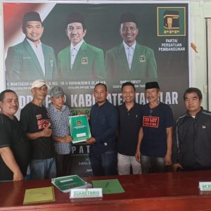 Ambil Formulir, ADT Harapkan Dukungan PPP di Pilkada Takalar