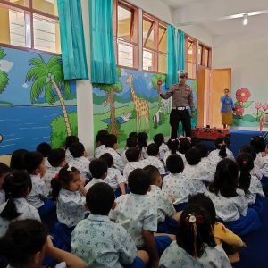 Polisi Sahabat anak, Polantas Tator Kunjungi TK Angela Paku