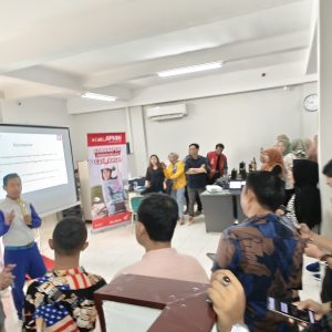 Edukasi Safety Riding Semakin Seru dengan Test Ride Honda EM1e