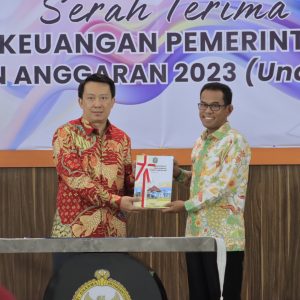 Pj. Bupati Takalar Serahkan LKPD Tahun 2023 ke BPK-RI Perwakilan Provinsi Sulawesi selatan*