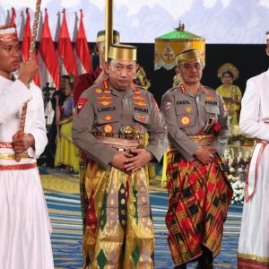 Kapolri Diberi 3 Gelar Adat Kerajaan Sulawesi Selatan