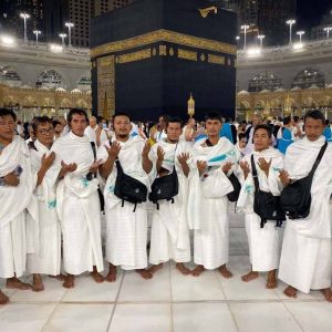 Program Umrah Gratis Avian Brands Berangkatkan 10 Tukang Cat