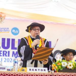 Rektor UNM Kembali Kukuhkan 1000 Wisudawan, Begini Pesan Prof Karta Jayadi