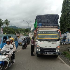 SatLantas Polres Tator Gencar Beri Himbauan Dan Tindak Tegas Truk Odol