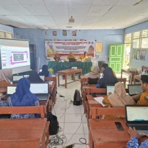 Dosen PGSD Kampus V Parepare UNM Tingkatkan Kreativitas Guru Melalui Pelatihan Wordwall di Polewali Mandar