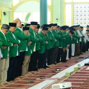 UMI Shalat Ghaib untuk Pejuang Palestina Ismail Haniyeh